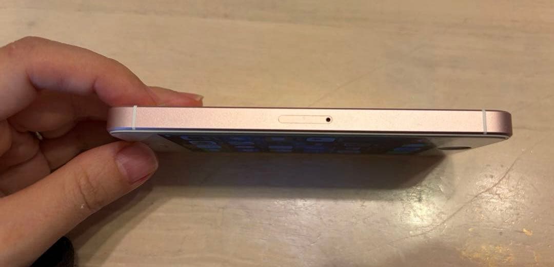 Apple iPhone SE初代　128GB 美品　SIMフリー ケーブル付