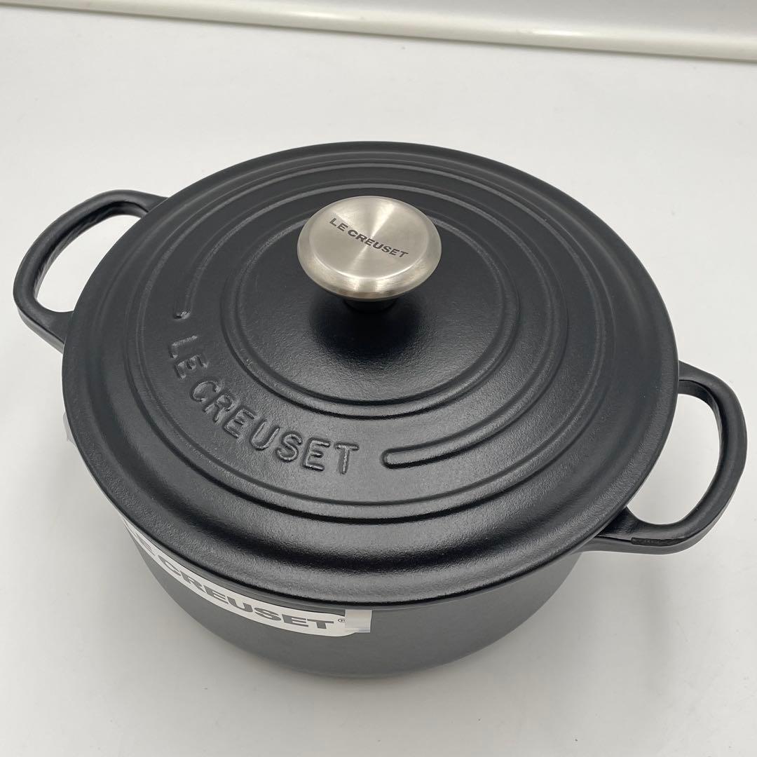 未使用　ルクルーゼ ココット ロンド　20cm マットブラック　シルバーツマミ