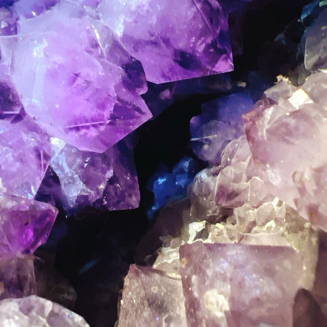 アメジストドーム　天然石　大型　高さ54cm 横幅23.5cm 奥行き22cm