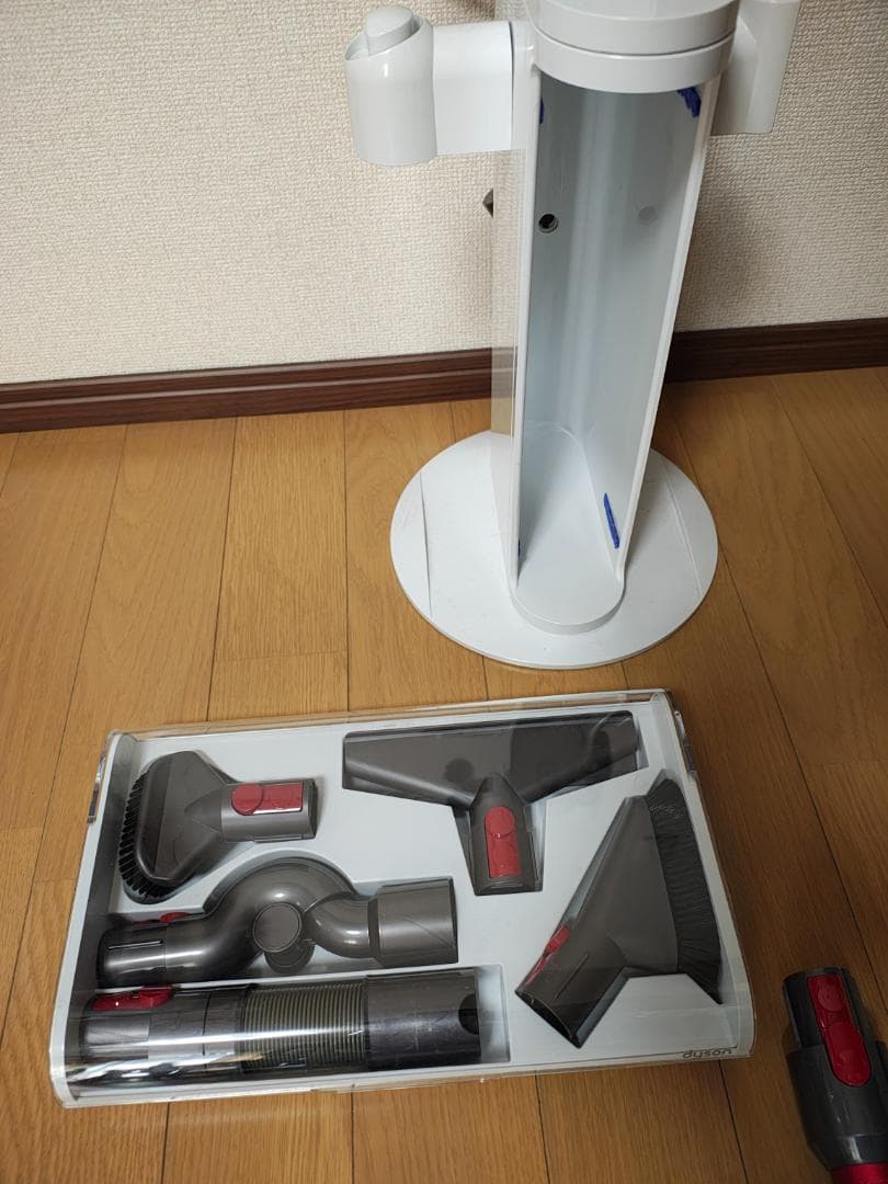 ダイソン★掃除機★V10★ＳV12★純正バッテリー新品と大差なし★スタンド付き