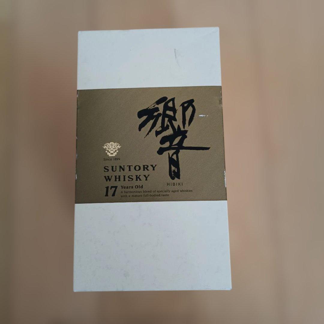 サントリー 響 17年 ゴールドラベル 化粧箱付き