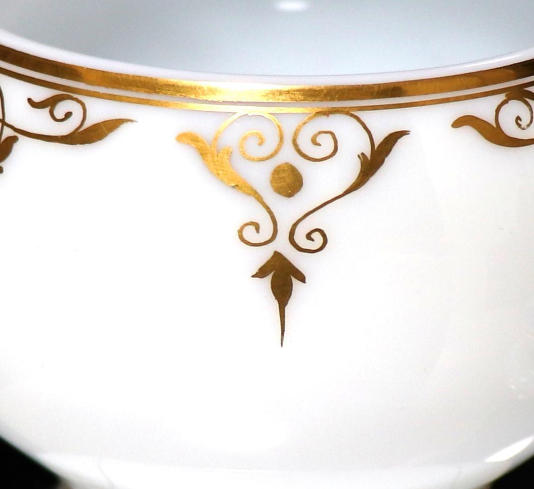 オールド・バカラ 激レア 純白オパーリンクリスタル製金彩エナメル彩蓋物 小物入れ