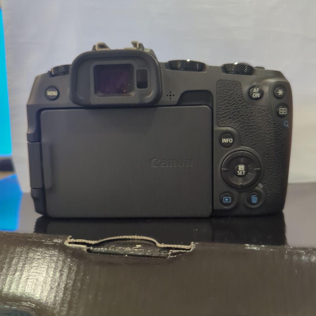 美品Canon EOS RP ミラーレスカメラ 本体　最安値