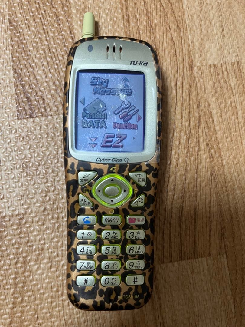 動作確認済み！浜崎あゆみ 携帯 TU-KA TT03 ヒョウ柄 ガラケー y2k
