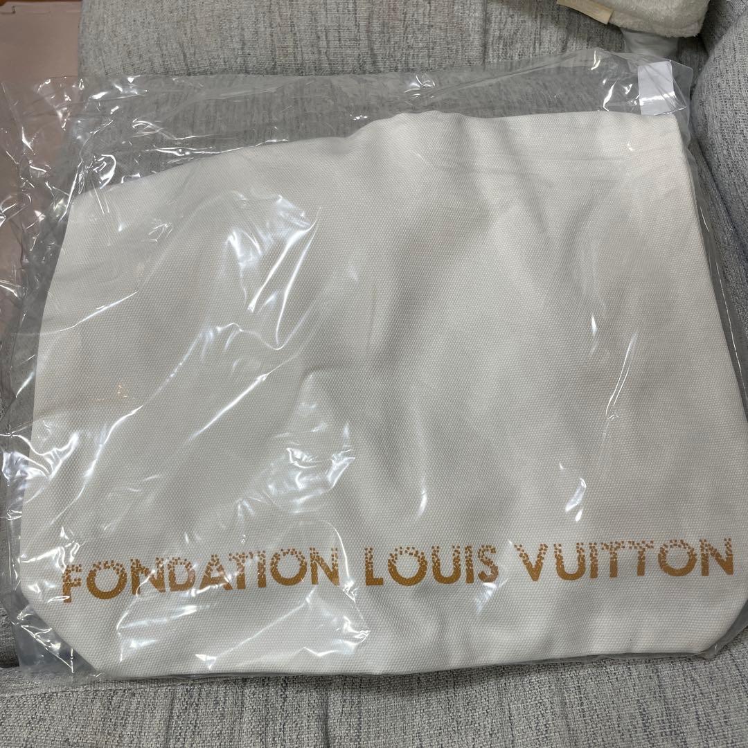 LOUIS VUITTON財団美術館トートバッグ