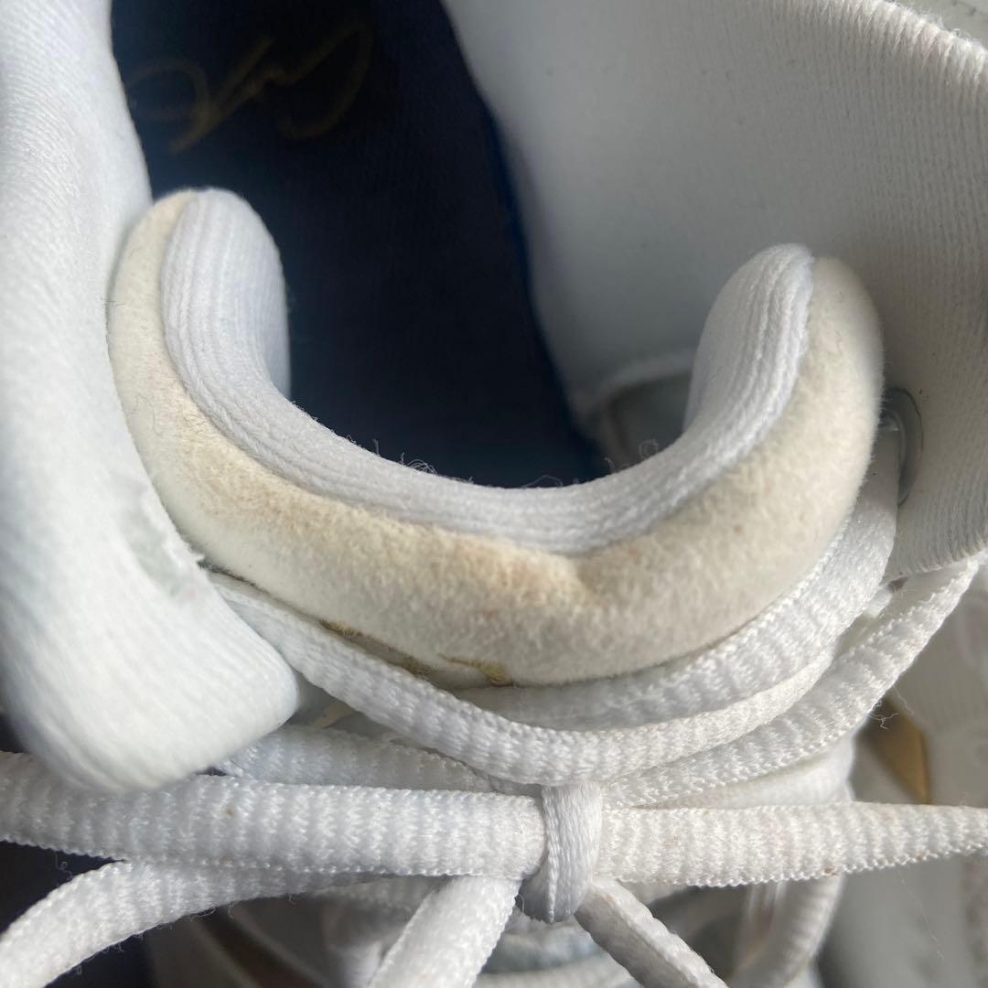 リーチ New Balance トレーニングシューズ ホワイト/ゴールド