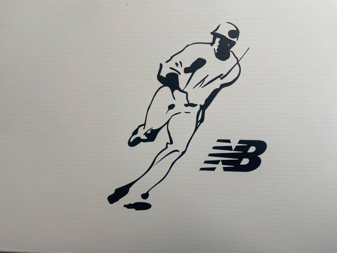 リーチ New Balance トレーニングシューズ ホワイト/ゴールド