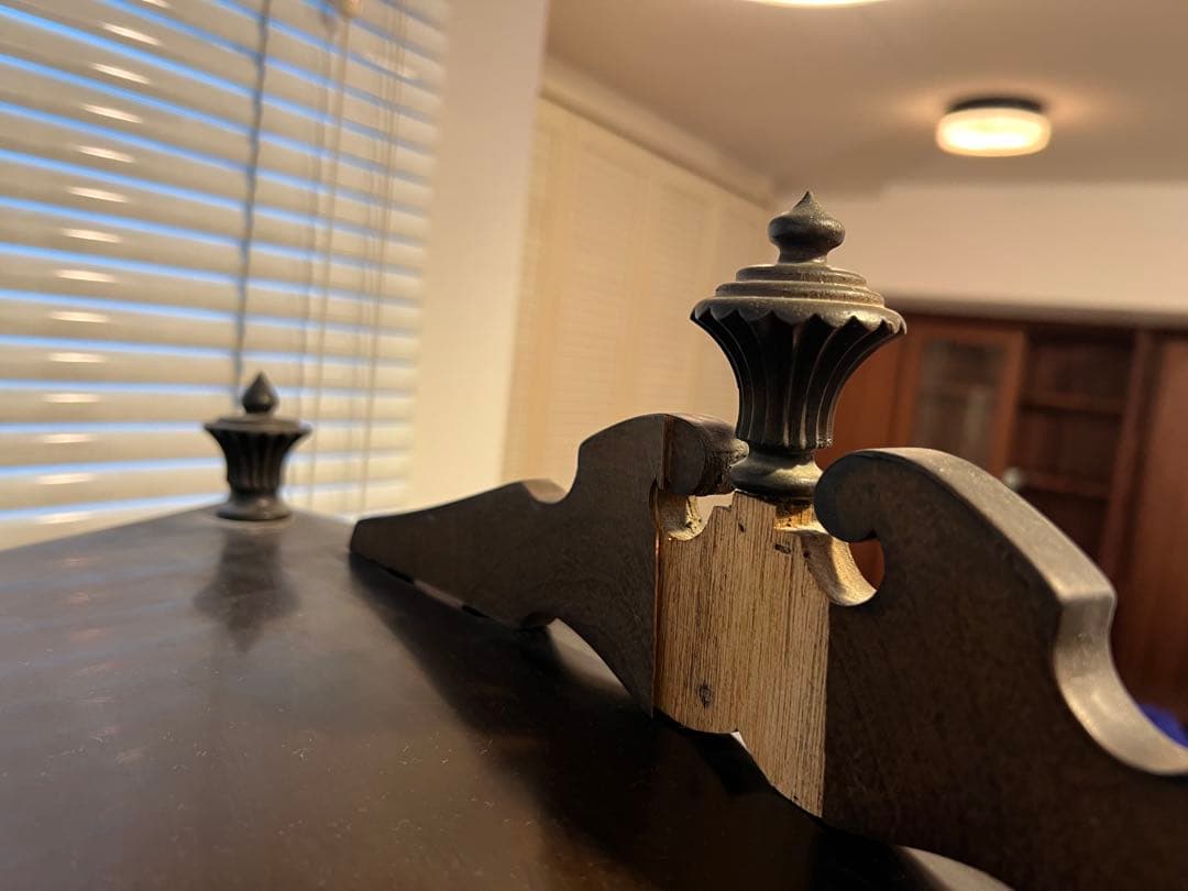 ※最終処分価格10/13まで　アンティーク調 コーナーキャビネット 飾り棚