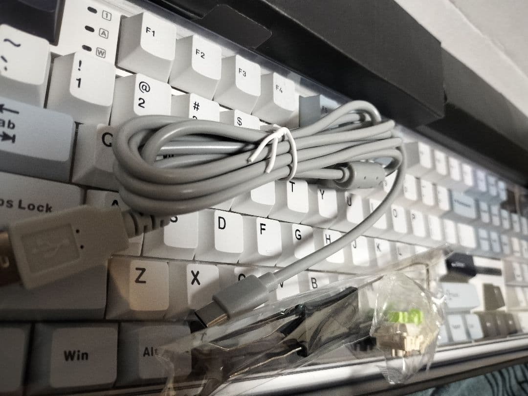 Aula F108 pro RGBバックライト メカニカルキーボード 本体