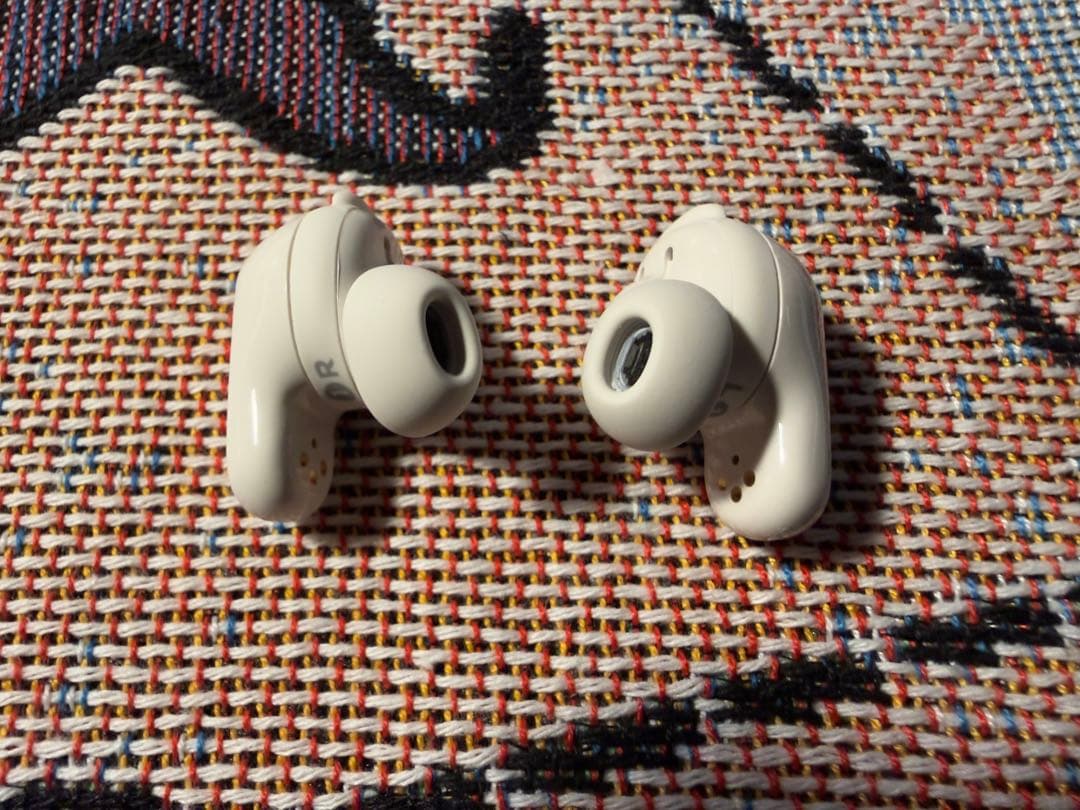 【超美品】BOSE QuietComfort Earbuds II ホワイト