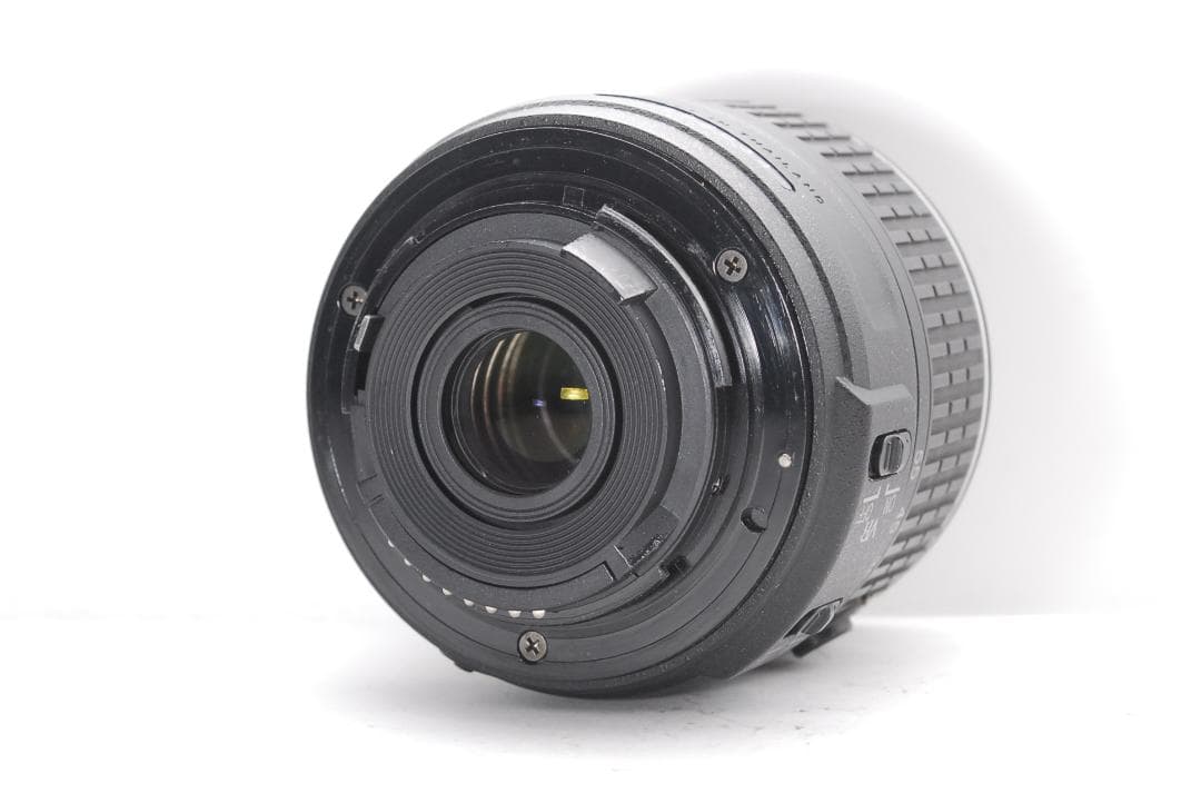 新品級ショット数　Nikon D5500　WiFI搭載　タッチパネル　スマホ転送