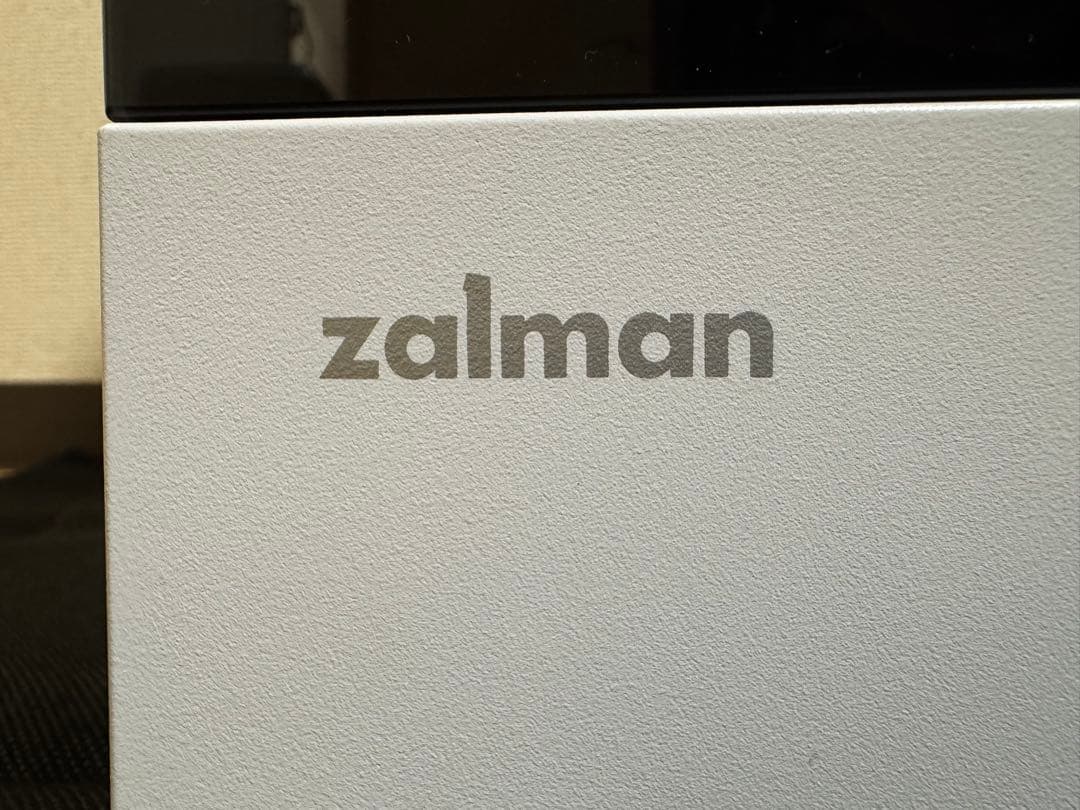 【PCケース】ZALMAN P30 BW（CPU水冷クーラー付属）【中古】