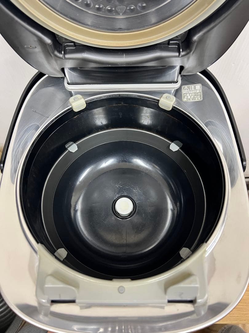 【TOSHIBA】真空圧力IH 炊飯器 RC-10VQM 1.0L 2018年製