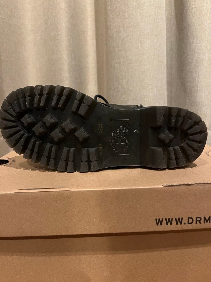 あいら Dr. Martens 厚底ブラックブーツ JADON UK4