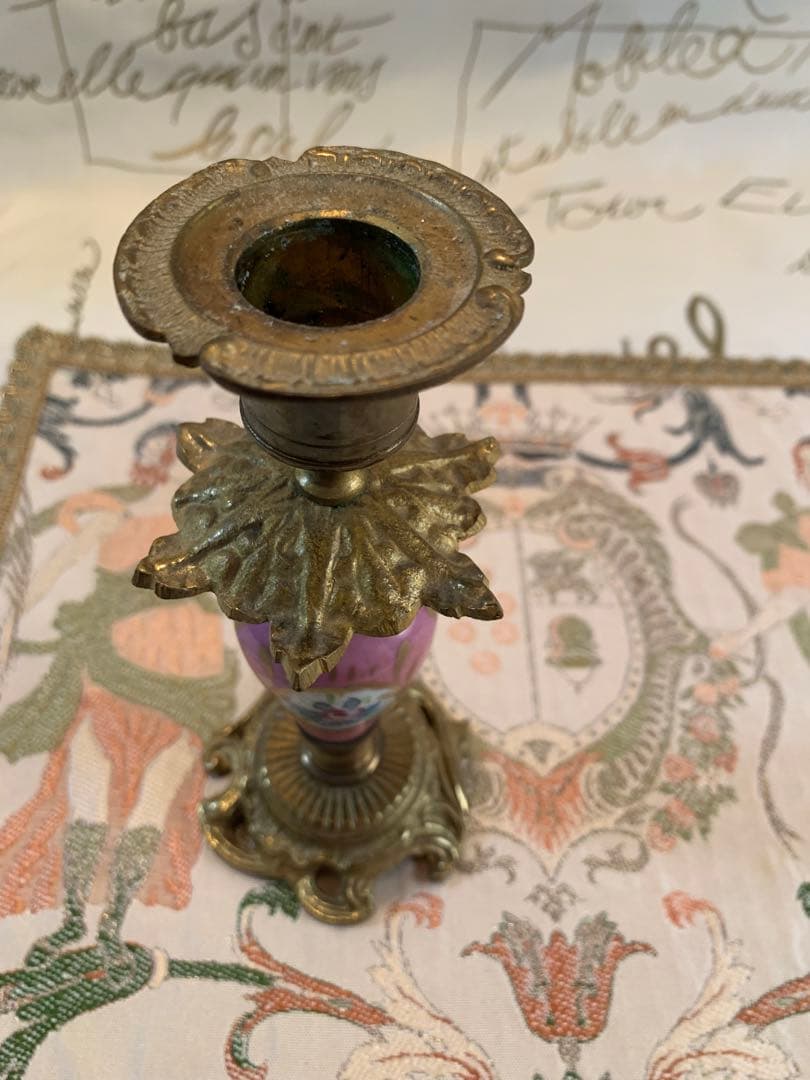 フランス製　アンティークのセーブル焼のペアのキャンドルスタンド！陶器が素敵です！