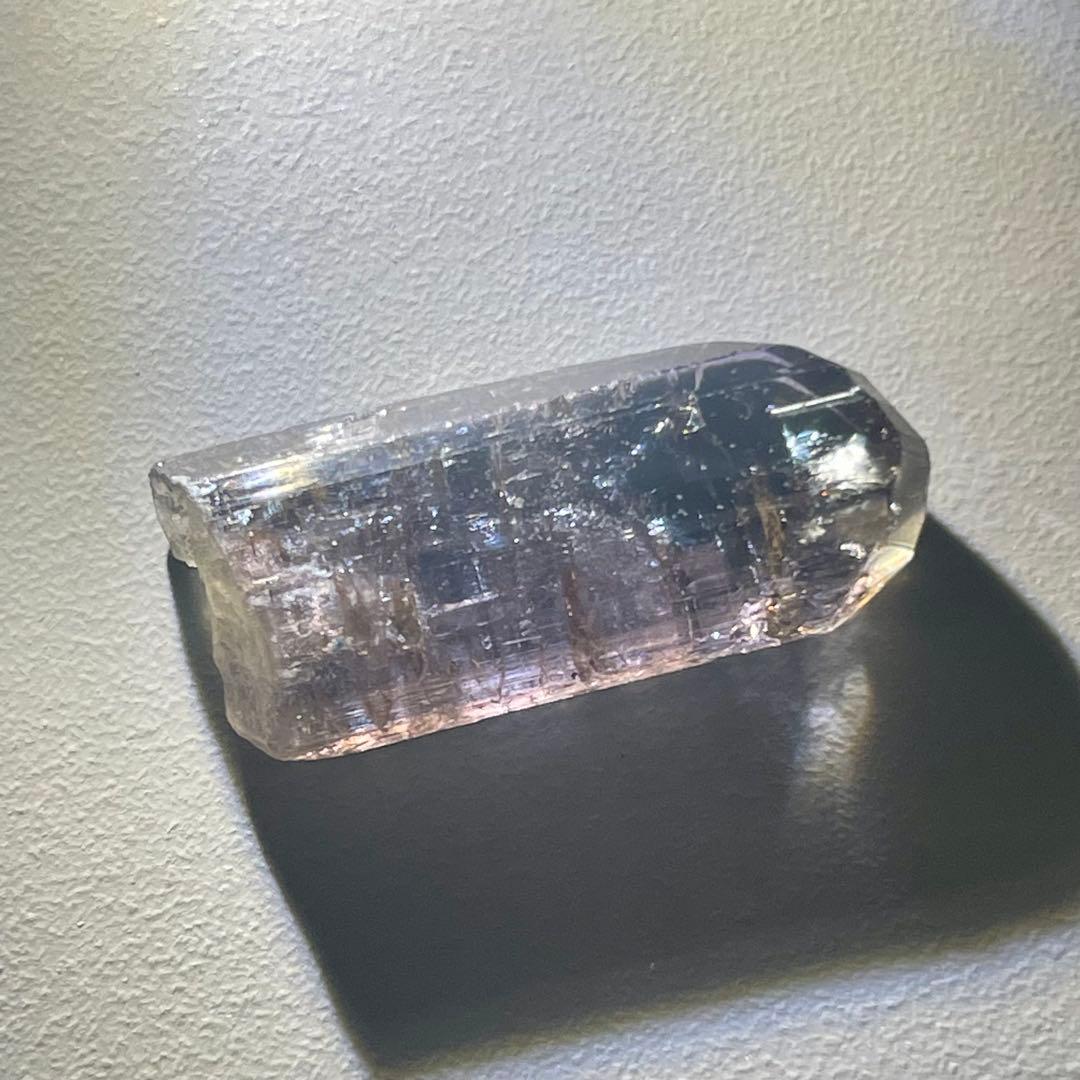 (25808) タンザニア産 非加熱 タンザナイト 鉱物標本 原石