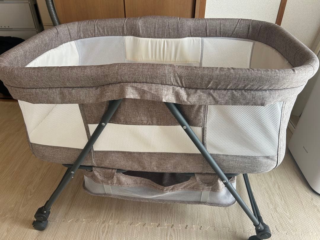 折りたたみ式ベビーベッド ゆりかご機能　蚊帳付き