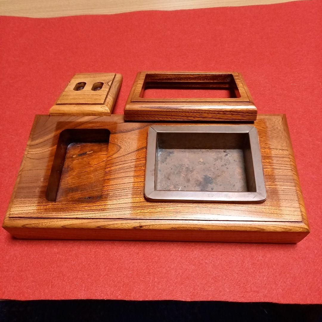 けや木の一枚もの煙草入れのついた灰皿