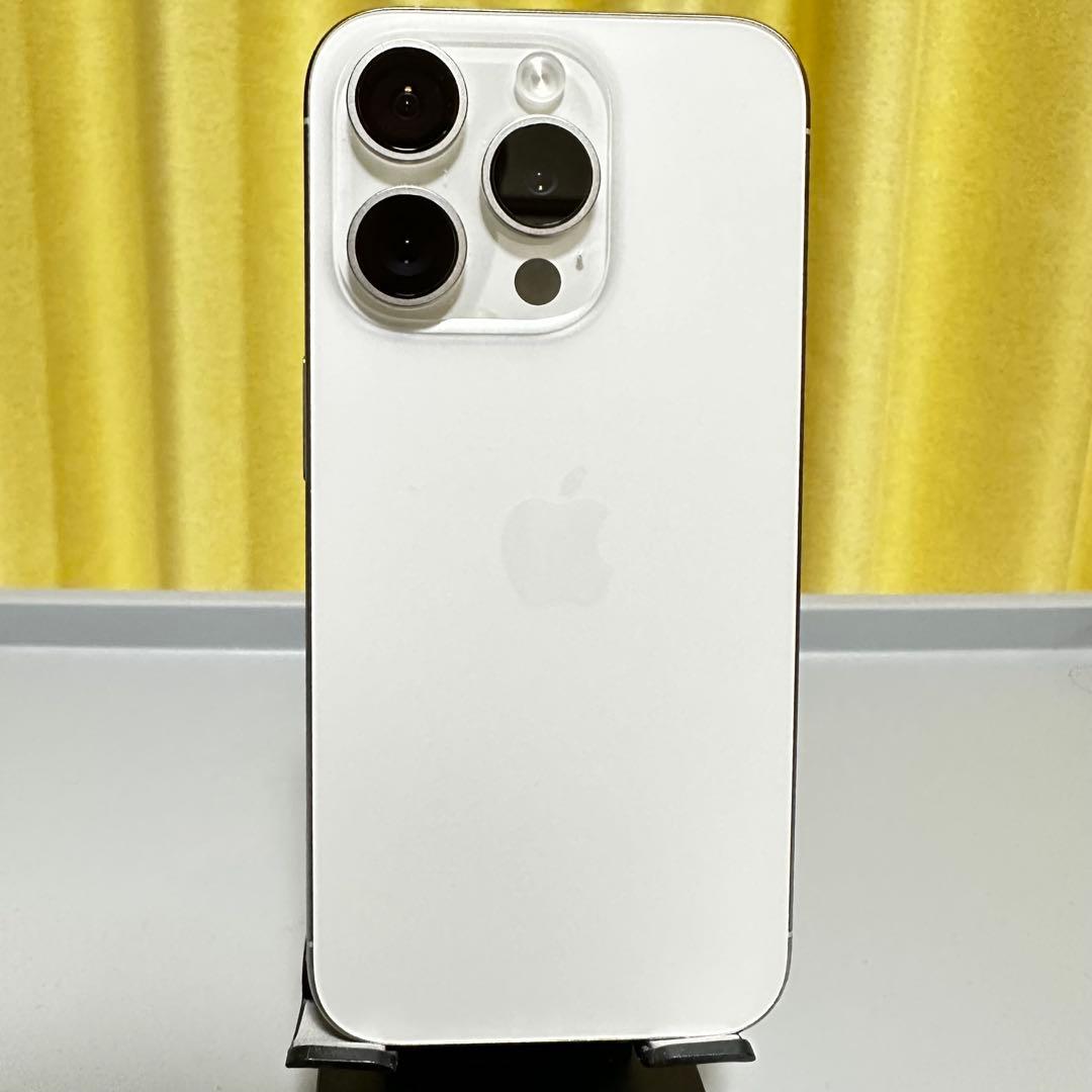 iPhone 15 Pro 256GB SIMフリー バッテリー残量100%