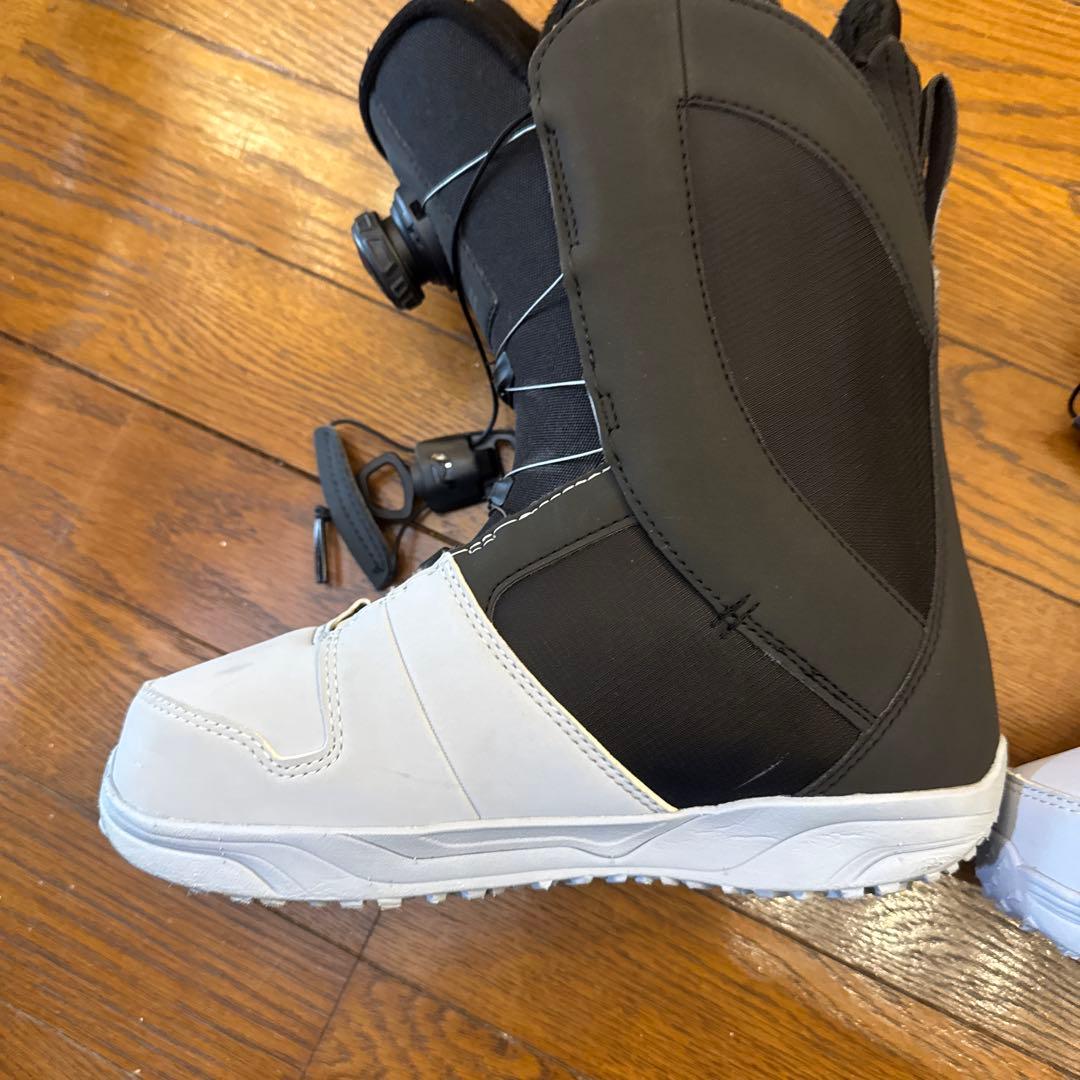 女性用スノーボードブーツ ホワイト/ブラック
