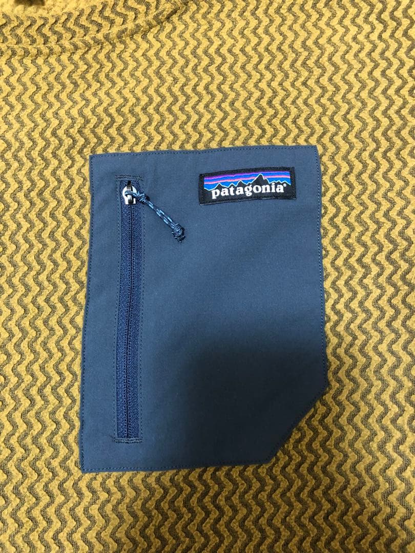 patagonia パタゴニア　メンズ・R1 エア・クルー