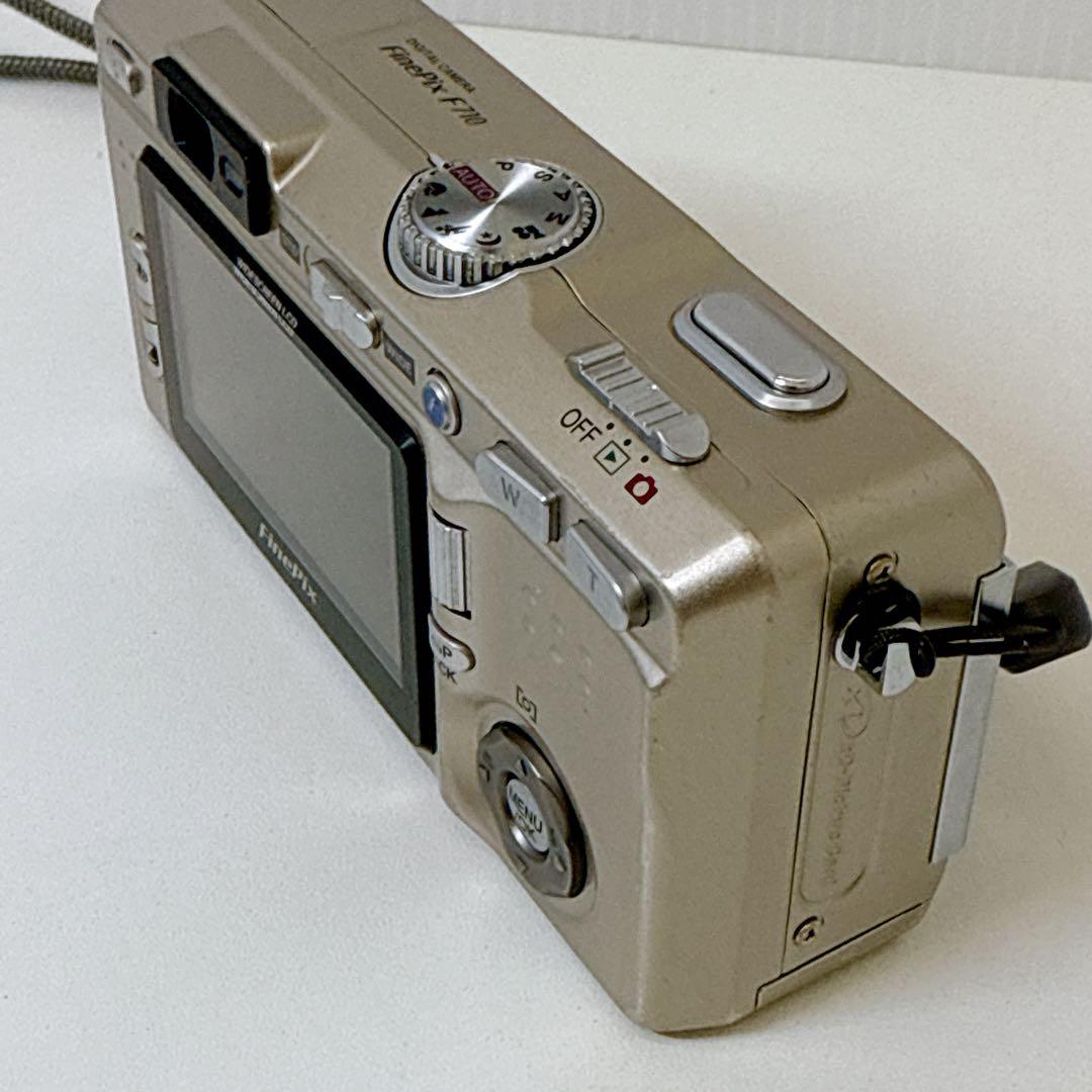 Fujifilm FinePix F710　コンパクトデジタルカメラ