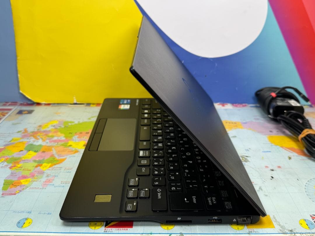 極美品 富士通 LIFEBOOK U9311/F 13.3型 軽量 ノートPC