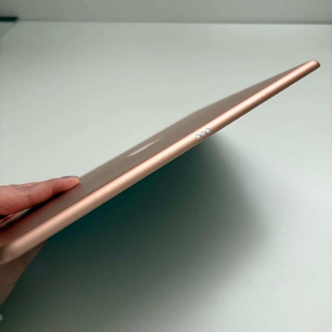 【画面割れ・操作可能】iPad 第8世代 32GB ゴールド Wi-Fiモデル