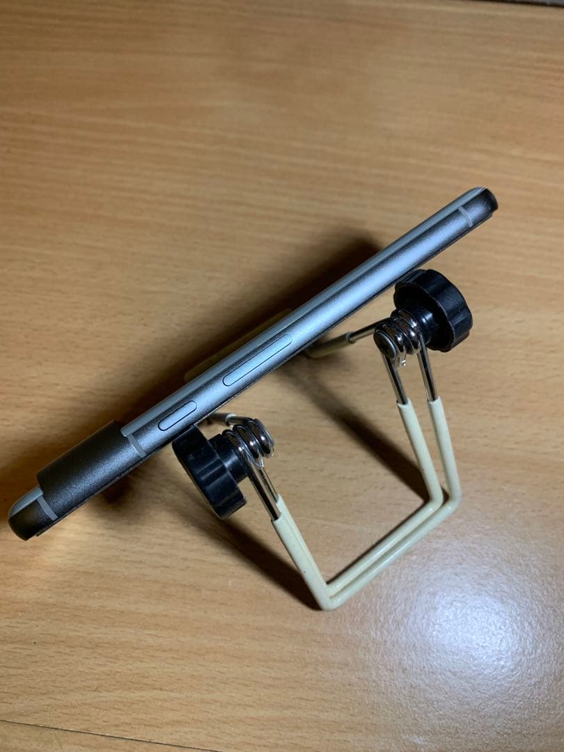 Google Pixel 8 グレー ケース・スタンド付