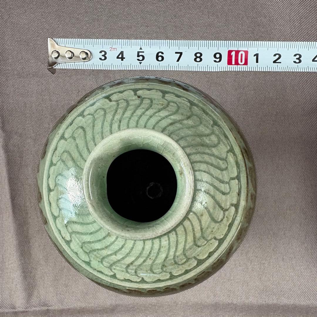 韓国青磁の花瓶　韓国の工芸品 花器　約15.5㎝