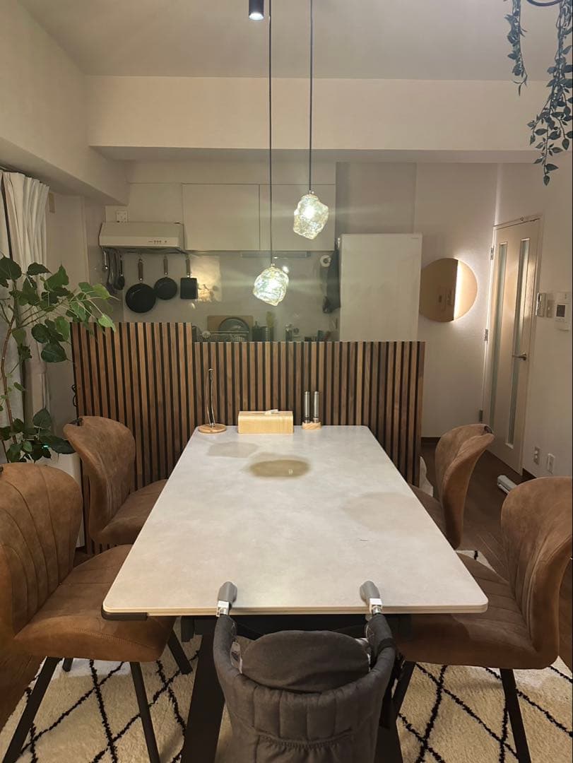 ダイニングテーブル