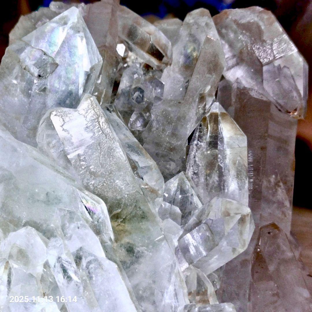 最高品質 ブラジル コリント産 水晶クラスター 159g 虹多数 グラデーション