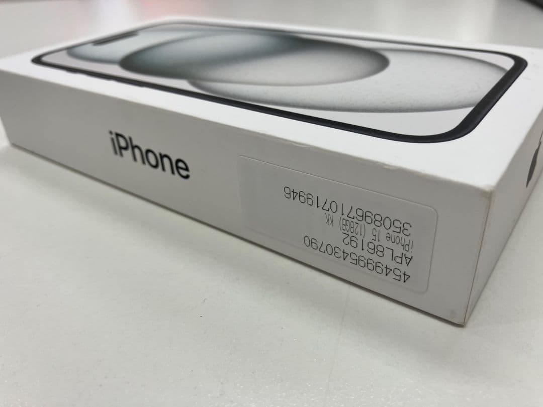 【 iPhone15 128GB バッテリー100％】L