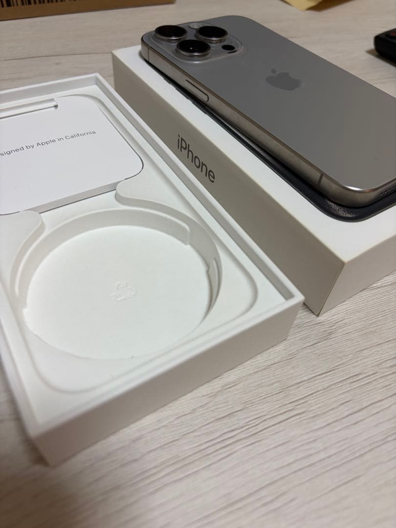 [美品]iPhone15 Pro 128GBナチュラルチタニウム　SIMフリー