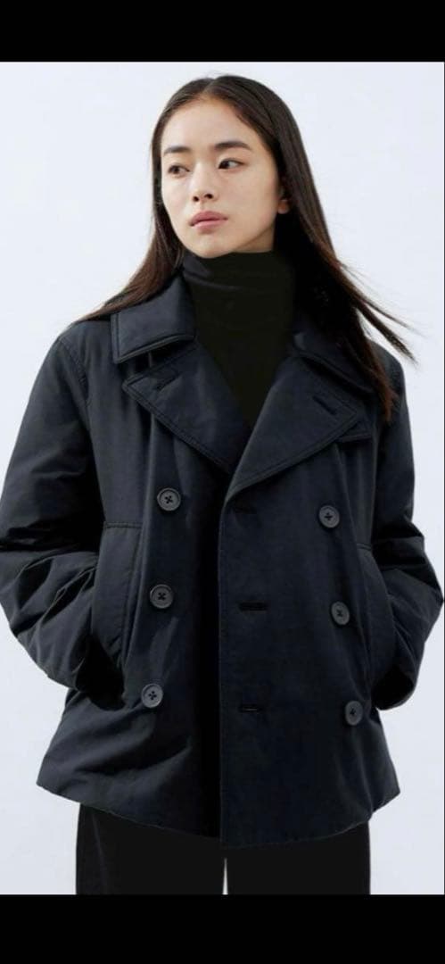 新品タグ付きUNIQLOU パデットショートピーコート MSize 黒