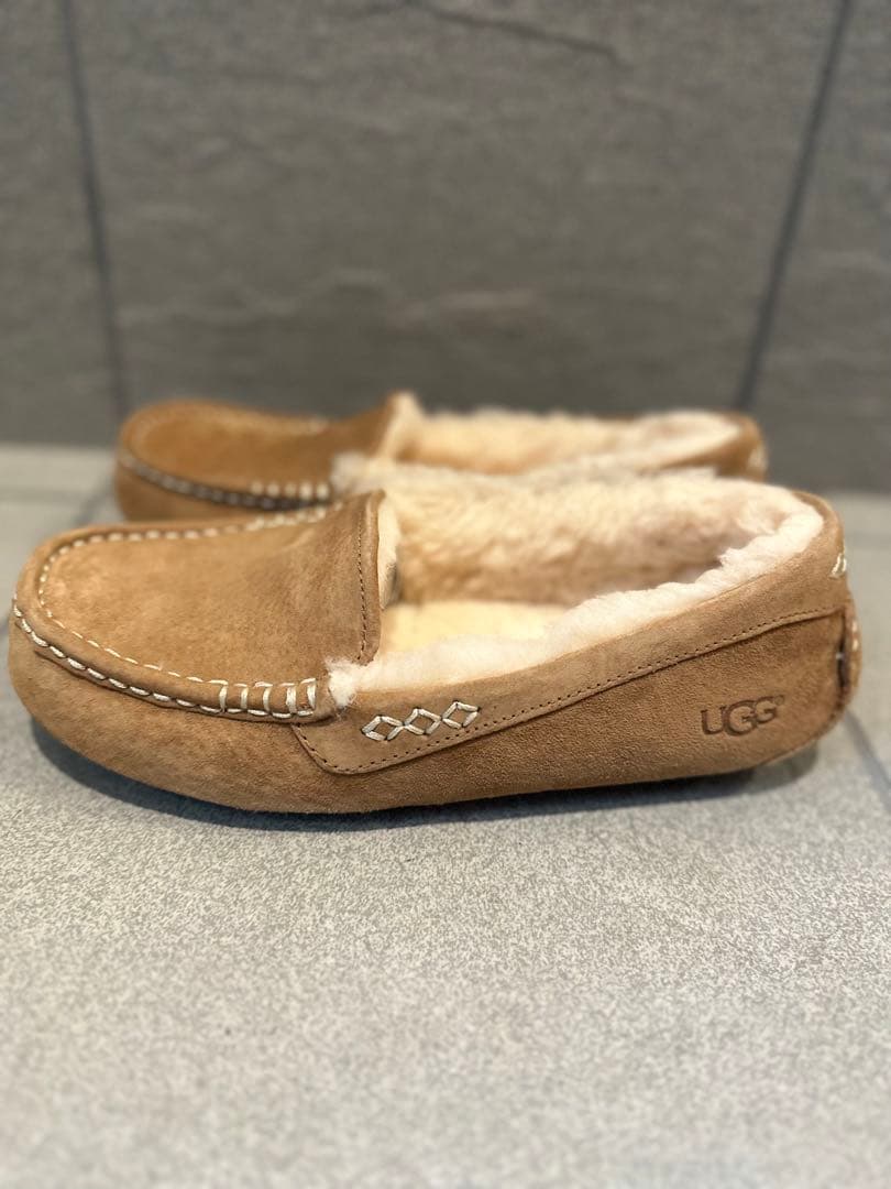 値下げ！新品美品！UGG モカシン