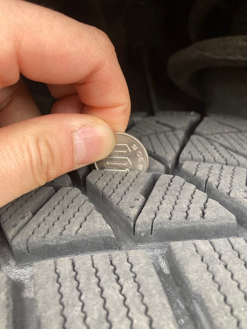 ブリヂストン DM-V2 215/70r16 タイヤ・ホイールセット　山たっぷり