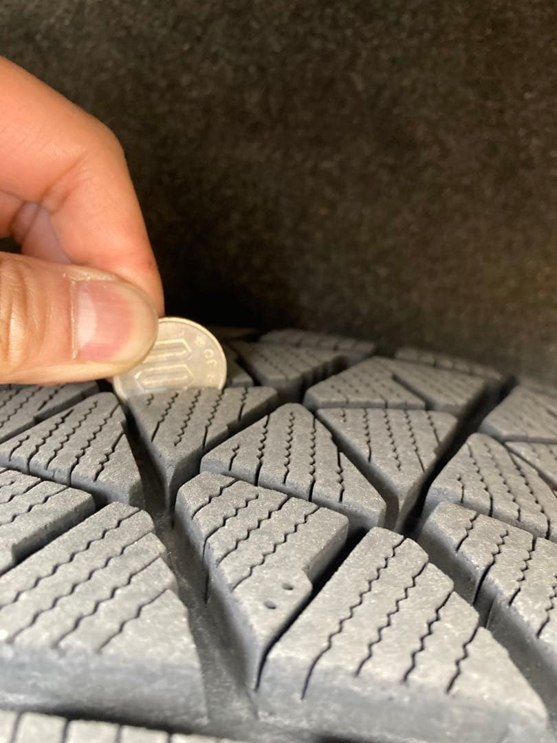 ブリヂストン DM-V2 215/70r16 タイヤ・ホイールセット　山たっぷり