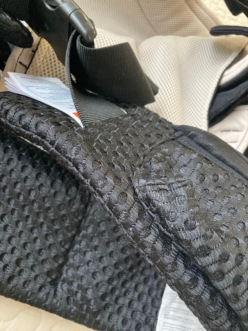 べべスワン BTベスト 抱っこ紐 メッシュ 黒　オーガニックよだれかけ
