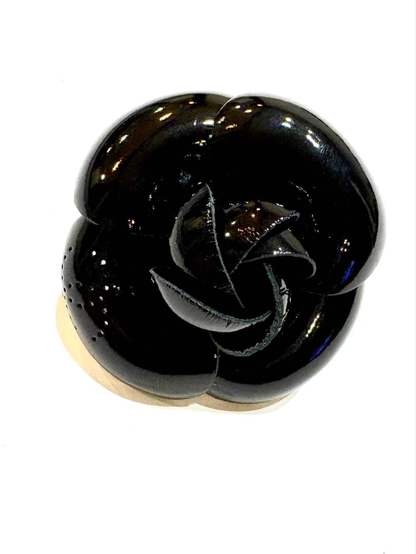 美品☆シャネル　カメリア 黒革コサージュ　ココマーク ロゴ　レザー　ヴィンテージ