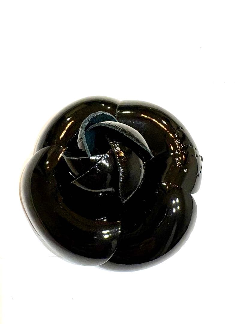 美品☆シャネル　カメリア 黒革コサージュ　ココマーク ロゴ　レザー　ヴィンテージ