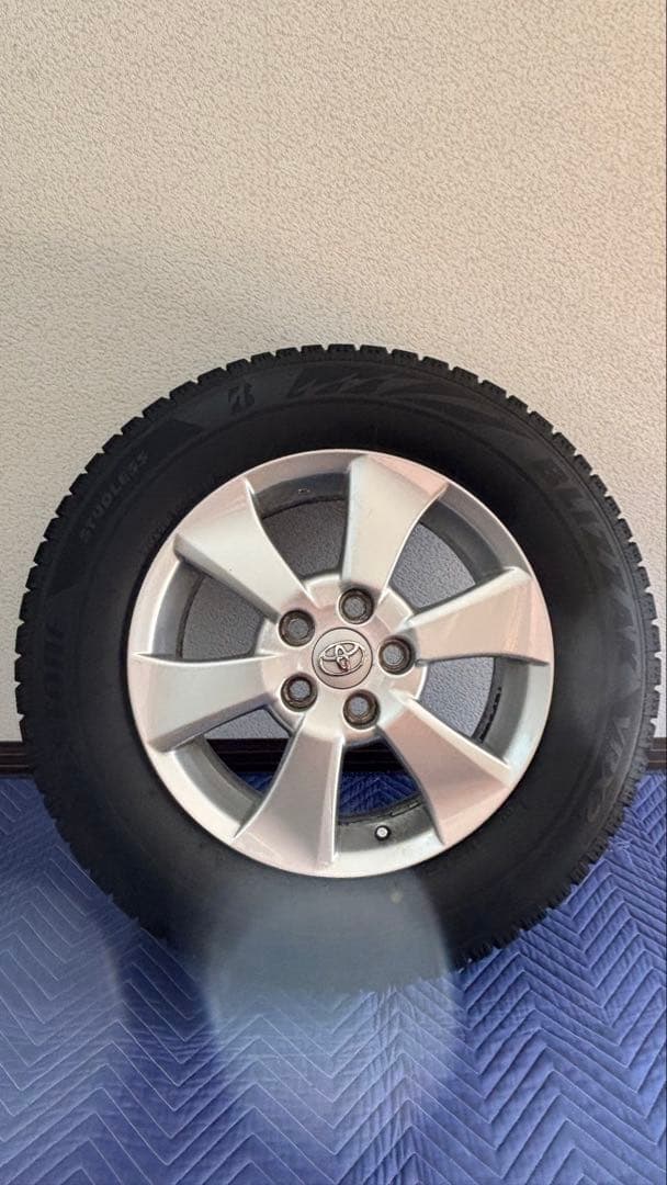 215 65 R16 VRX2 アルファード　スタッドレス