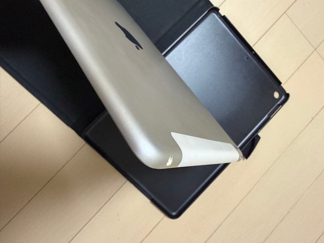 Apple iPad 7 32GB Wi-Fi+cellular SIMフリー