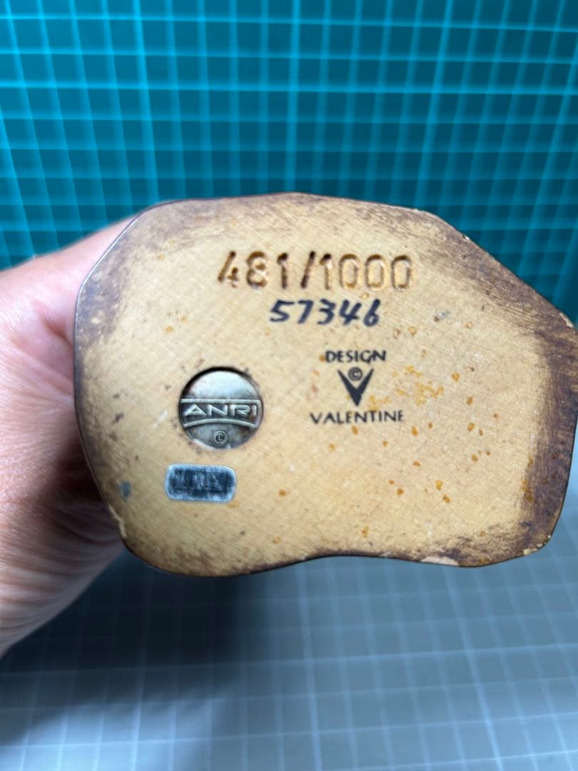 アンリ　ANRI 木彫　小さな庭師