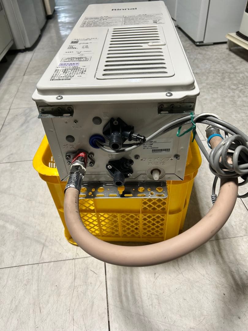 リンナイRF-111SWF 給湯器　室内吸排タイプ　2023年式　リモコン付