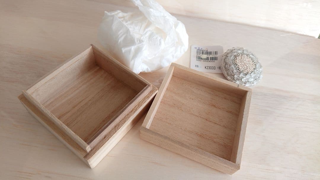 DOUBLE MAISON ビーズブローチ(帯留め)