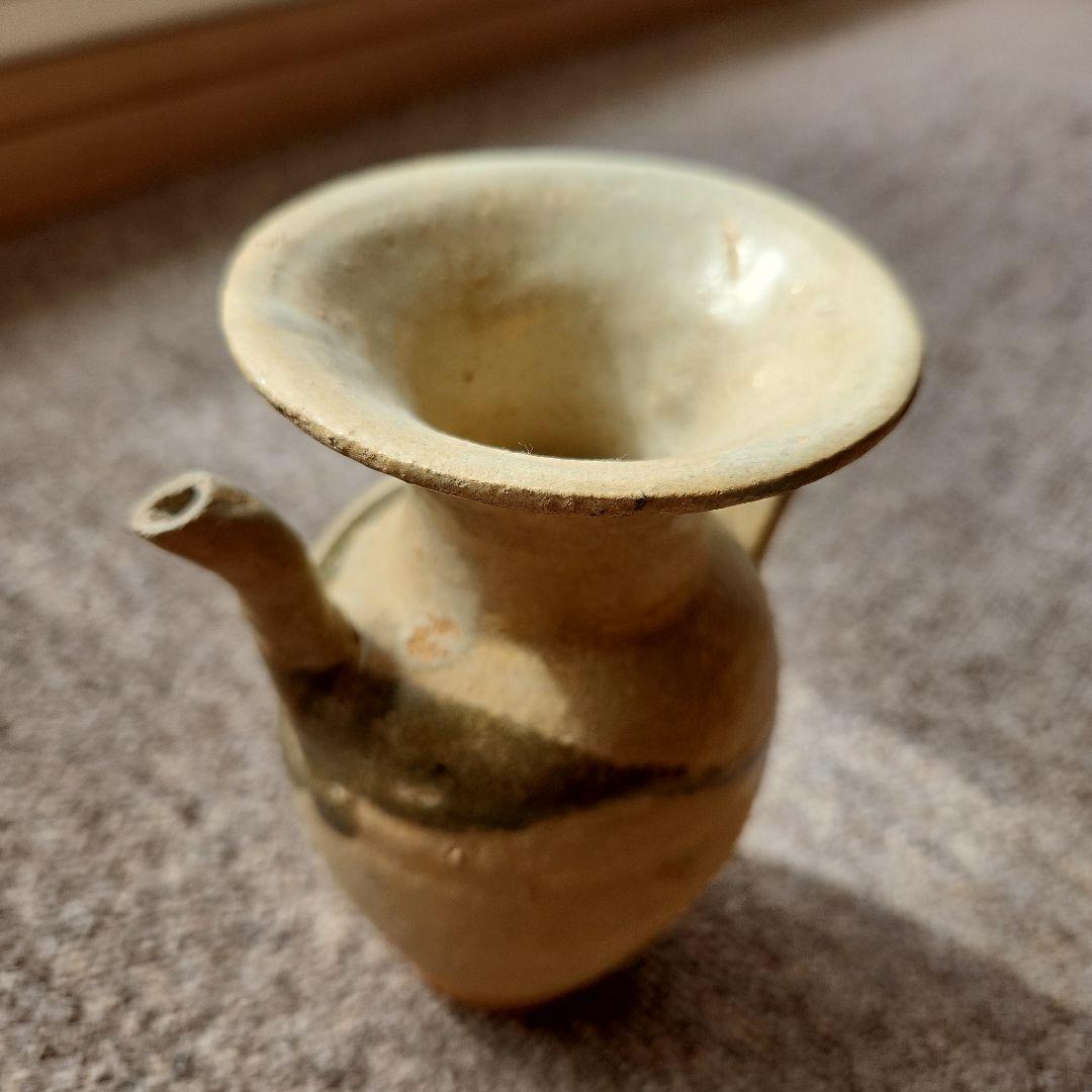 唐代長沙窯黄秞褐彩壺