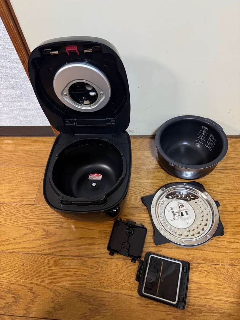 TIGER タイガー　炊飯器　JPI-10SC 2023年製