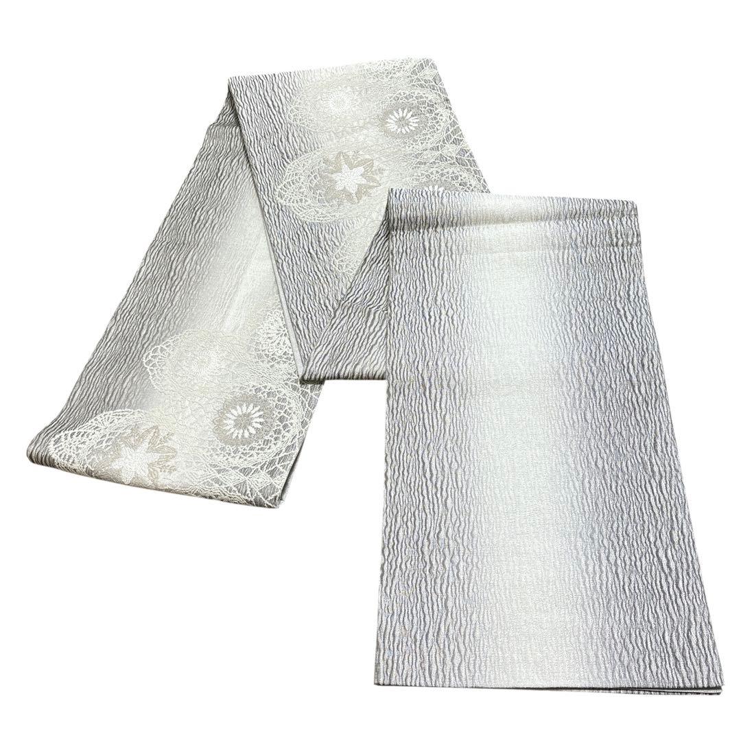 AA11袋帯 大太鼓 レース花柄　変わり織　ループ織　銀と銀通　正絹 美品 着物