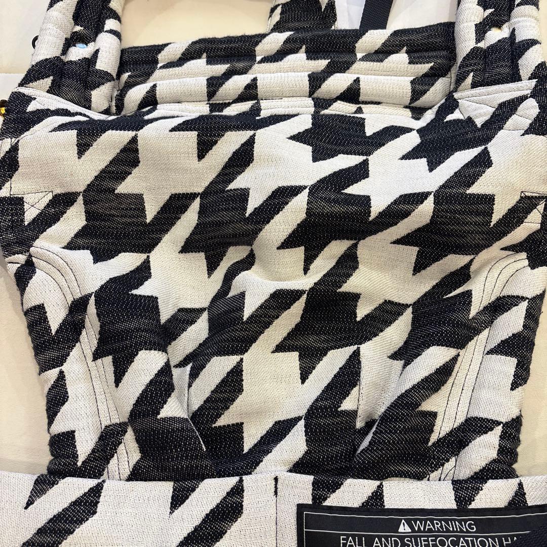 【美品】アーティポッペ　抱っこ紐　ザイガイスト　ツイードBW